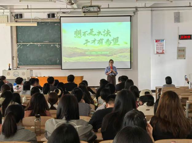 https://cjxy.hevttc.edu.cn/__local/B/5B/73/45837695A208E9656705F736C74_E400F769_159C8.jpg